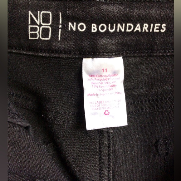 No Boundaries Black Jeans, Sz. 11 - Picture 3 of 3